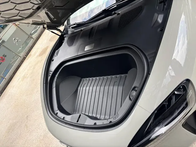 Xiaomi SU7 — Фото автомобиля 22