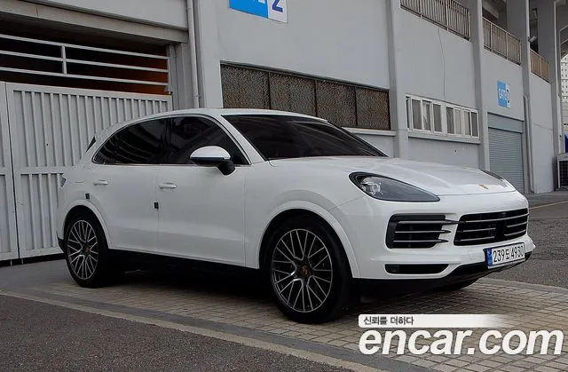 Porsche Cayenne — Фото автомобиля 7
