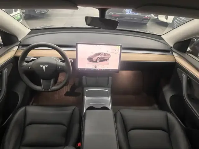 Tesla Model Y 2022 Facelift Rear-Wheel Drive Version — Фото автомобиля 6