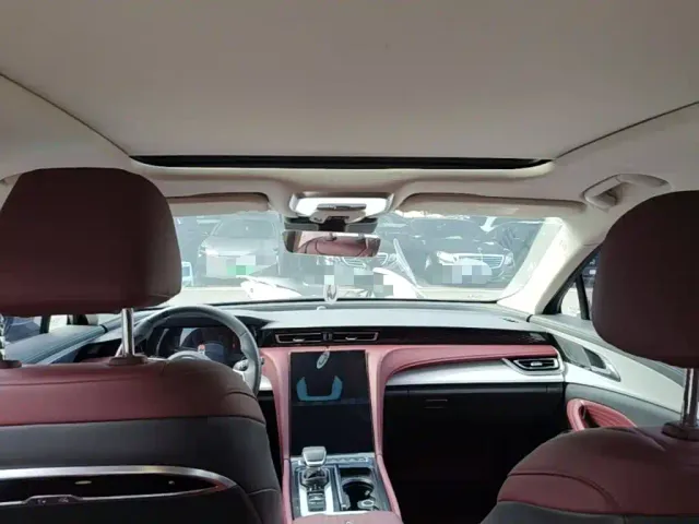 Hongqi H5 — Фото автомобиля 17