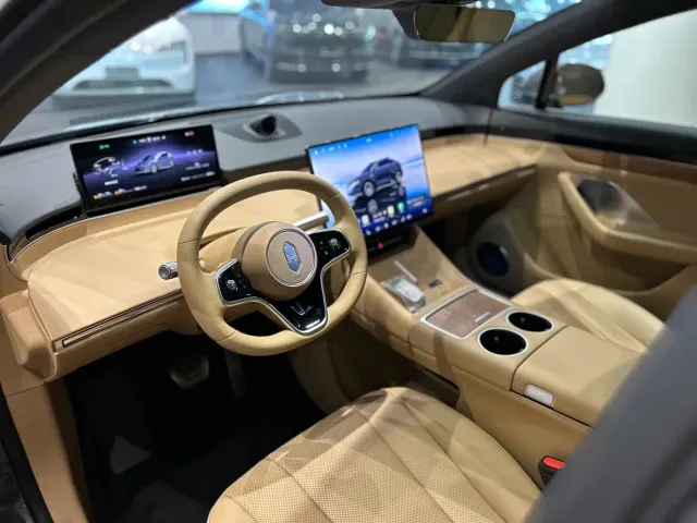 Luxeed R7 — Фото автомобиля 7