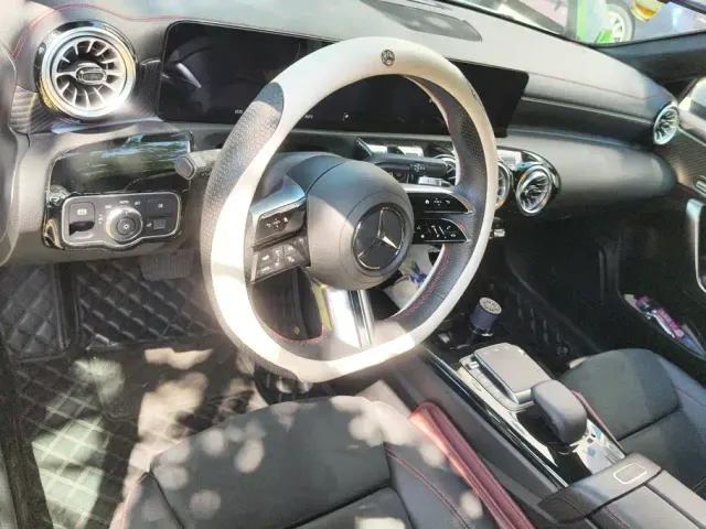Mercedes-Benz A-Class — Фото автомобиля 12
