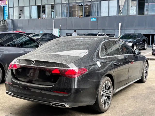 Mercedes-Benz E-Class — Фото автомобиля 6
