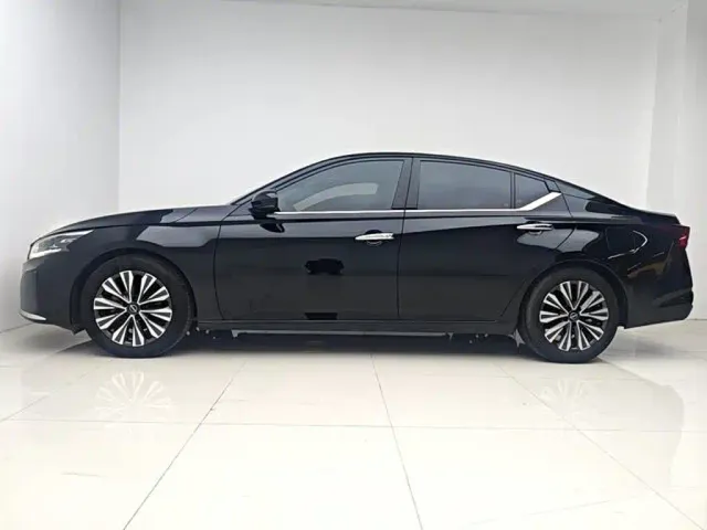 Nissan Teana — Фото автомобиля 6