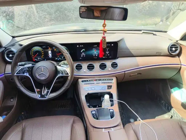 Mercedes-Benz E-Class — Фото автомобиля 12
