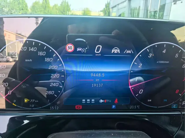 Mercedes-Benz E-Class — Фото автомобиля 8