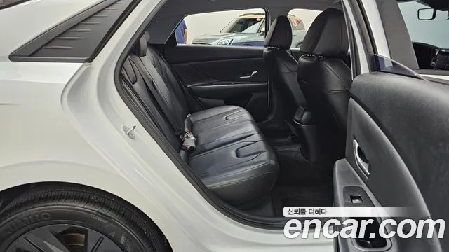 Hyundai Avante CN7 — Фото автомобиля 11