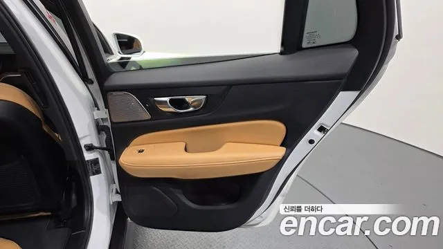 Вольво V60 V60 Cross Country 2 поколение B5 Ultimate AWD — Фото автомобиля 28