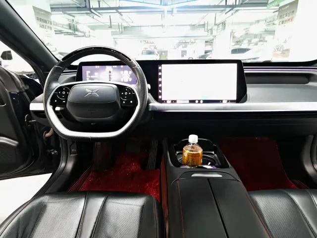 Xpeng P7 — Фото автомобиля 9