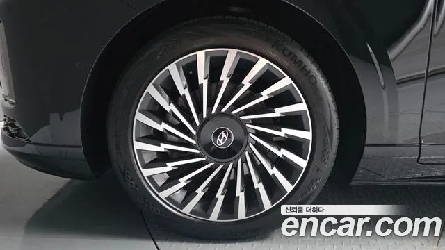 Hyundai Grandeur GN7 — Фото автомобиля 5