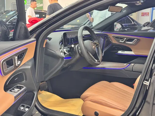 Mercedes-Benz E-Class — Фото автомобиля 7