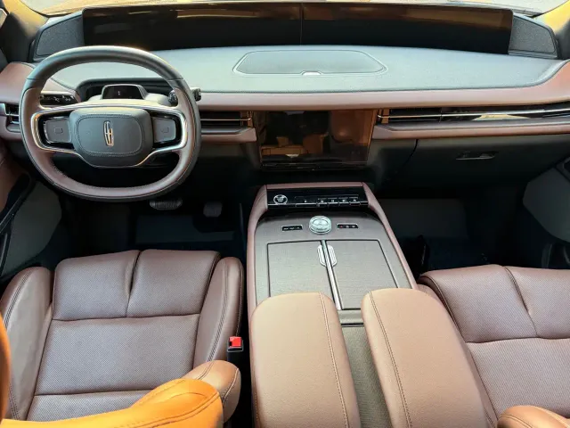 Lincoln Navigator — Фото автомобиля 7
