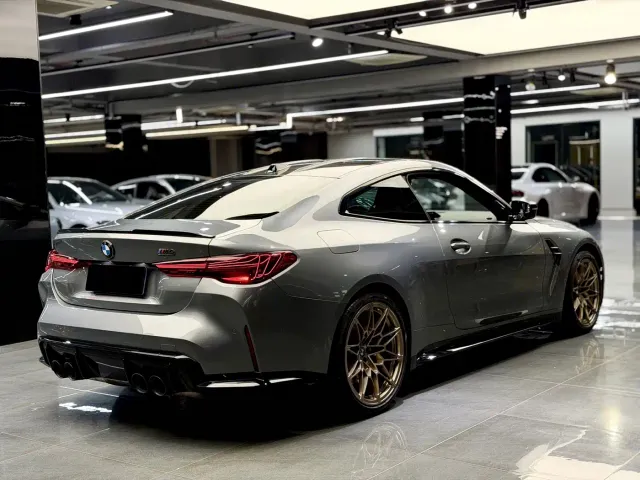 BMW M4 — Фото автомобиля 6