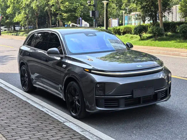 Li Auto L7 — Фото автомобиля 3