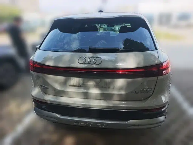 Audi Q5 e-tron — Фото автомобиля 7