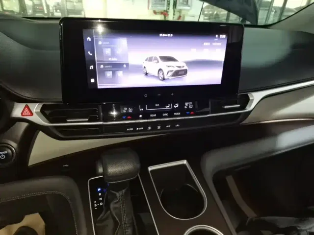 Toyota Granvia — Фото автомобиля 12