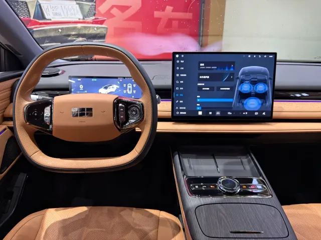 Geely Galaxy Xingyao 8 — Фото автомобиля 11