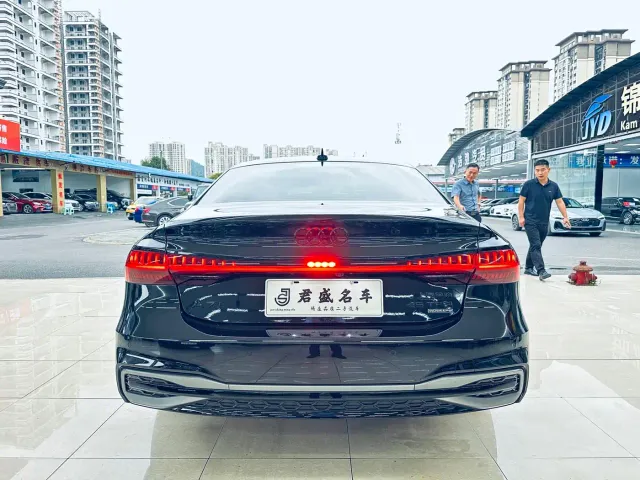 Audi A7L — Фото автомобиля 8