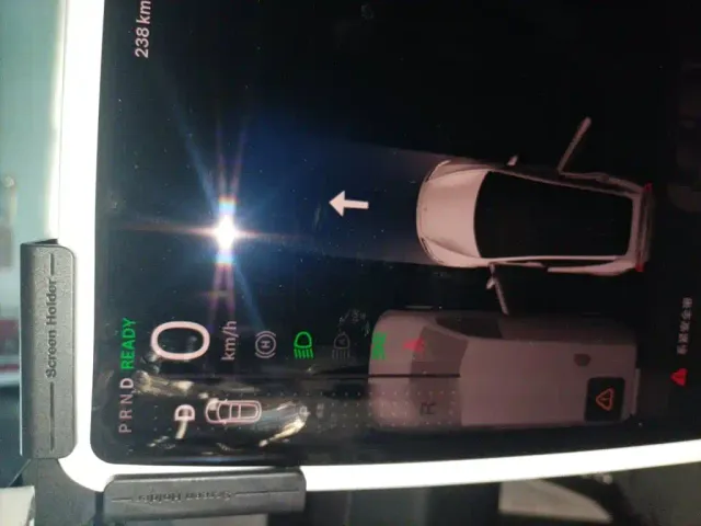 Tesla Model 3 — Фото автомобиля 7