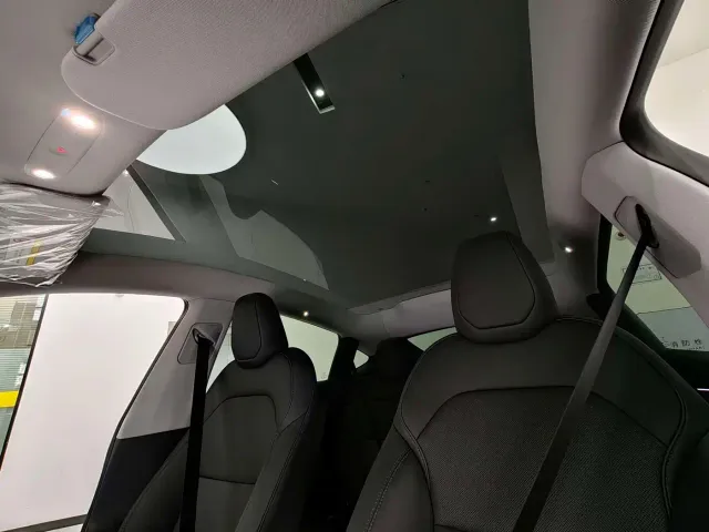 Tesla Model Y — Фото автомобиля 8