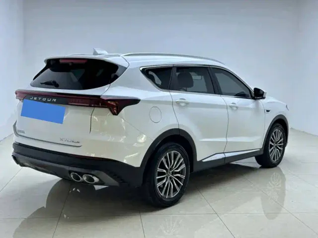 Jetour X70 Plus — Фото автомобиля 3