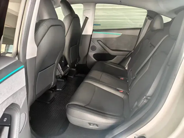 Tesla Model Y — Фото автомобиля 5