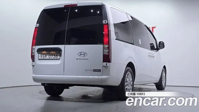 Hyundai Staria Новый Staria L3.5 Карго 3 места — Фото автомобиля 2