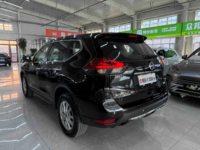 Nissan X-Trail — Фото автомобиля 6