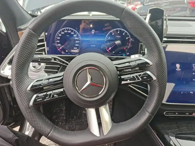 Mercedes-Benz E-Class — Фото автомобиля 10
