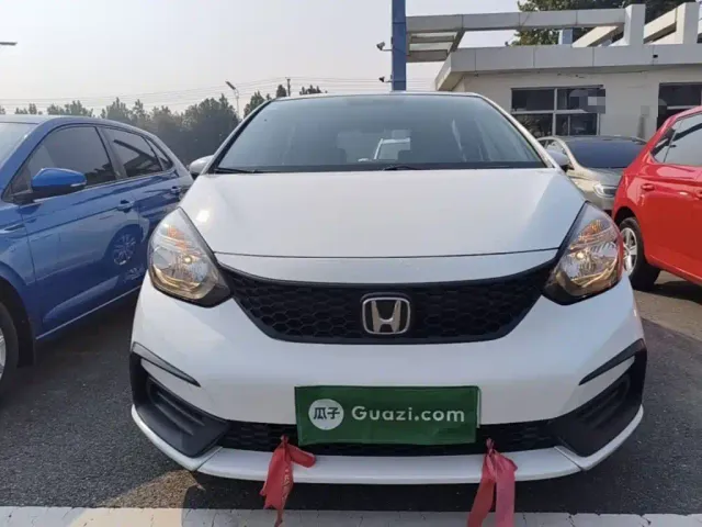 Honda Fit — Фото автомобиля 2