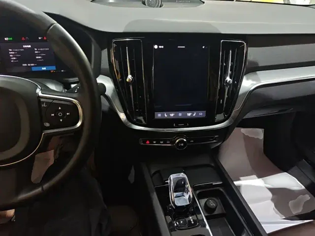 Volvo Volvo S60 2024 B4 Elegance Luxury Edition — Фото автомобиля 9