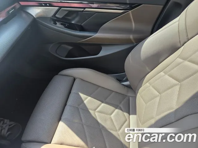 BMW 5 Series G60 — Фото автомобиля 10