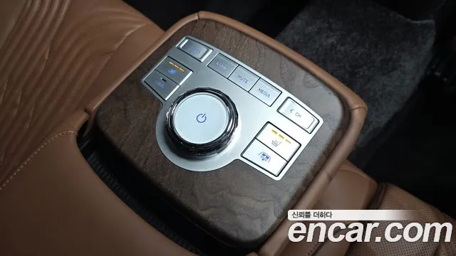 Genesis G80 Бензин 3.5 турбо AWD — Фото автомобиля 14