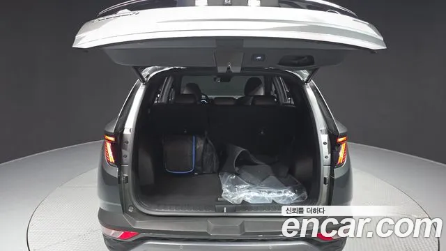Hyundai Tucson Tucson (NX4) Бензин 1.6 Turbo 4WD — Фото автомобиля 16
