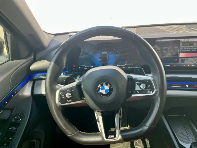 BMW 5 Series — Фото автомобиля 9