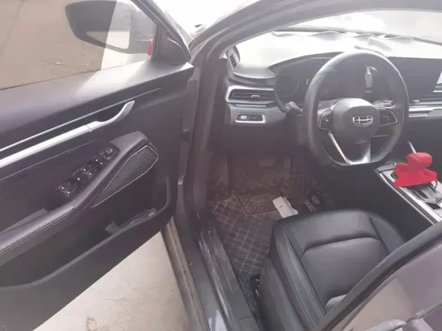 Geely Emgrand — Фото автомобиля 15