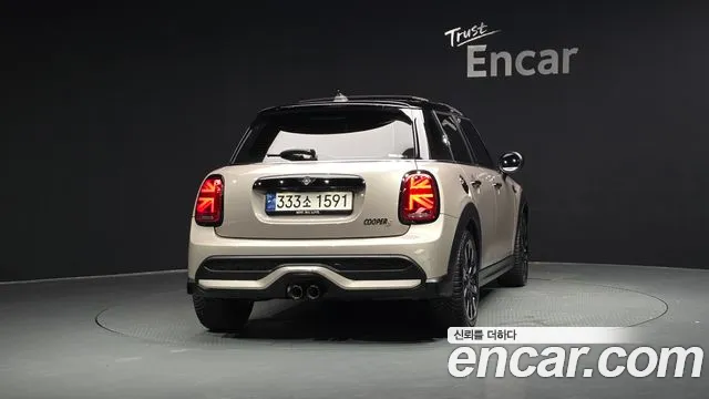 Mini Cooper — Фото автомобиля 4