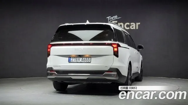 Kia Carnival Generation 4 — Фото автомобиля 3