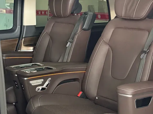 Mercedes-Benz V-Class — Фото автомобиля 10