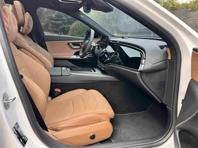 Mercedes-Benz E-Class — Фото автомобиля 8