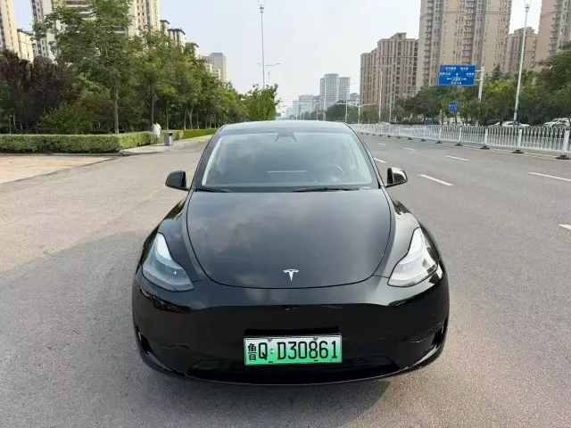 Фотография автомобиля — Tesla Model Y