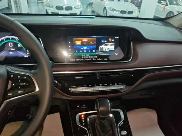 GAC Trumpchi M6 — Фото автомобиля 12