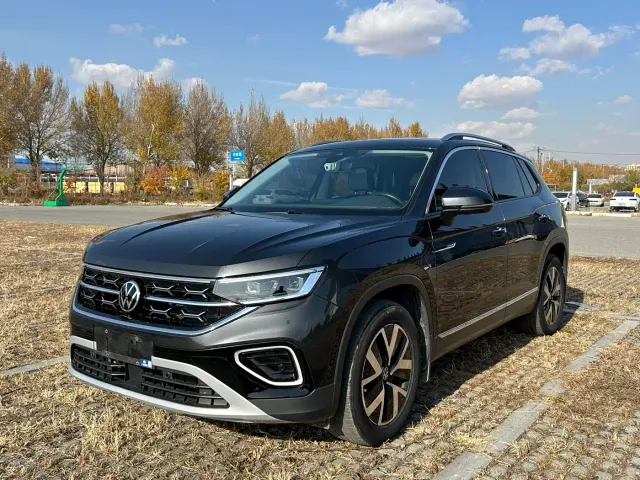Фотография автомобиля — Volkswagen Tayron