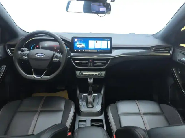 Ford Focus — Фото автомобиля 12