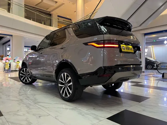 Land Rover Discovery — Фото автомобиля 9
