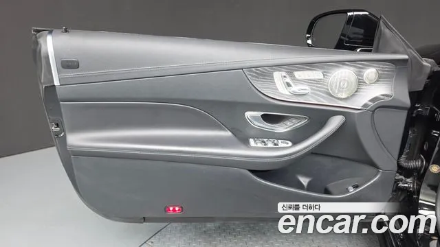Mercedes-Benz E-Class — Фото автомобиля 23