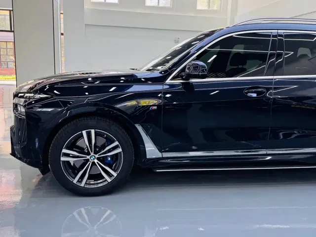 BMW X7 — Фото автомобиля 4