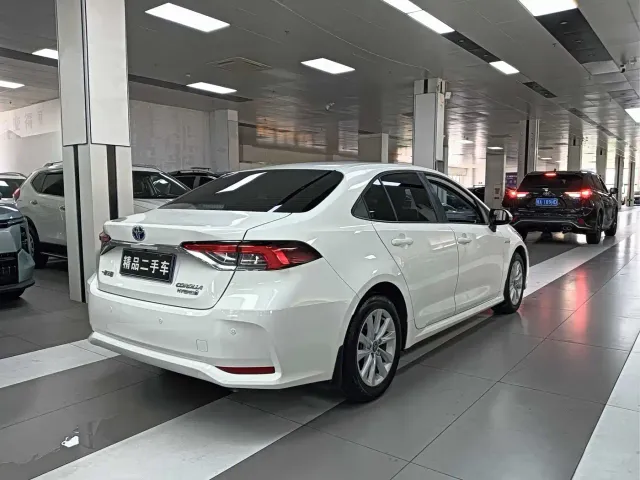Toyota Corolla — Фото автомобиля 10