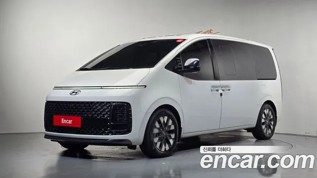 Фотография автомобиля — Hyundai Staria