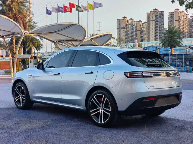 Aito M5 — Фото автомобиля 5